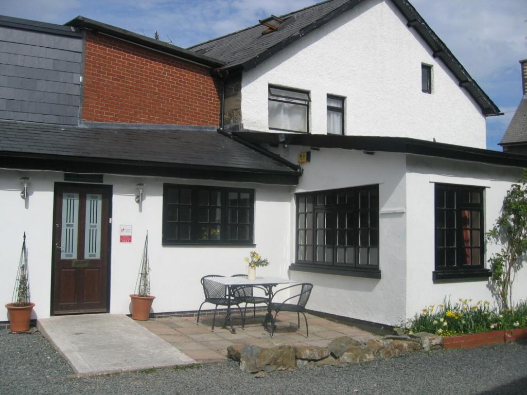 The Horseshoe Guesthouse Rhayader Exterior foto